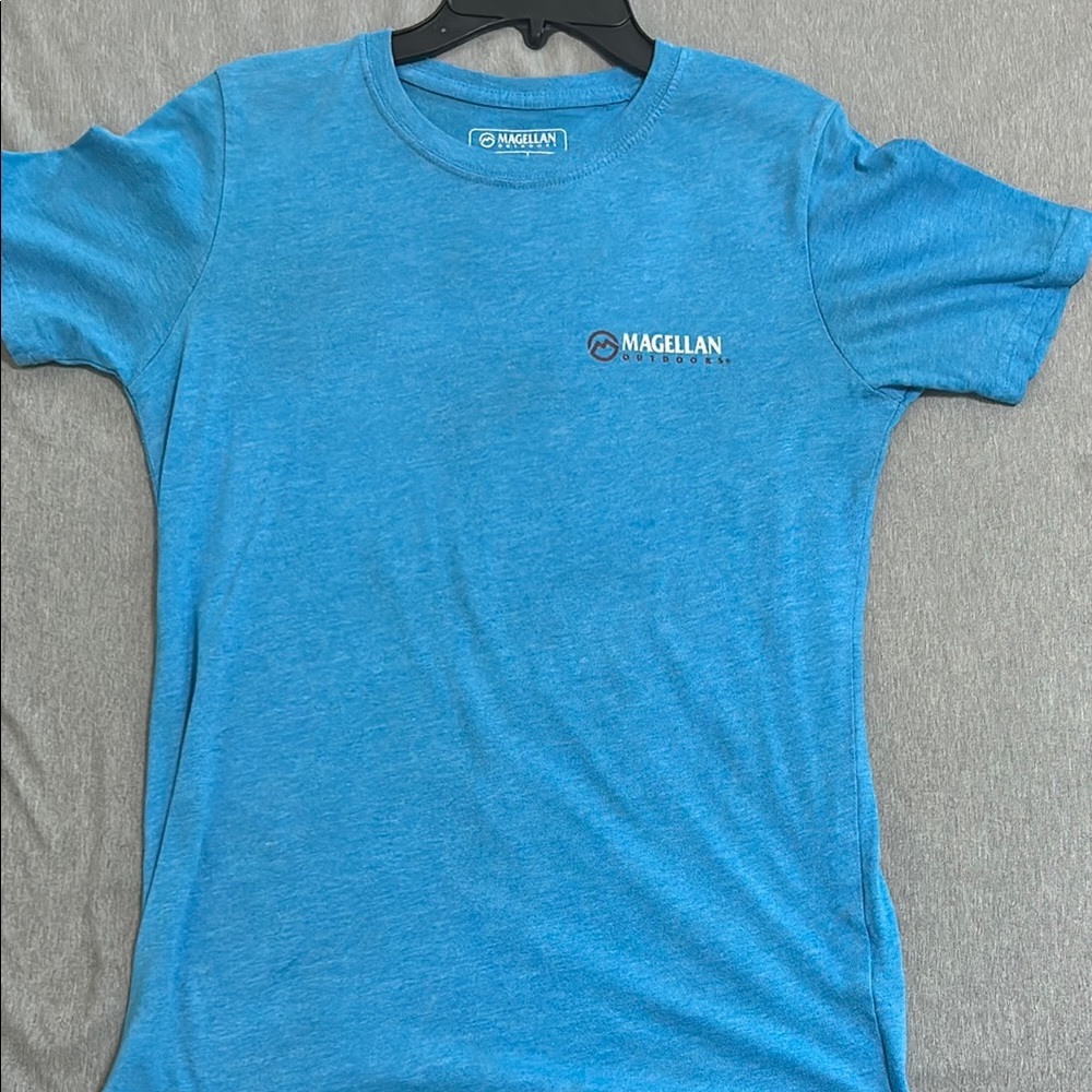 Magellan Outdoors Blue Short Sleeve Tee